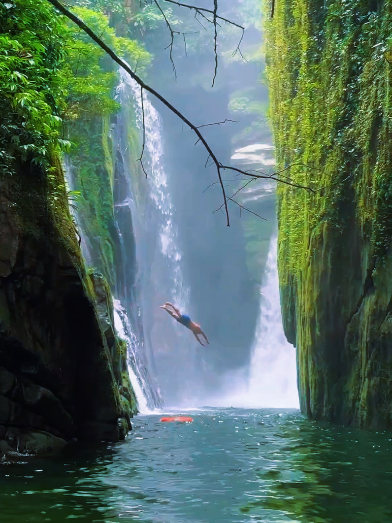 @nomadic.travelers