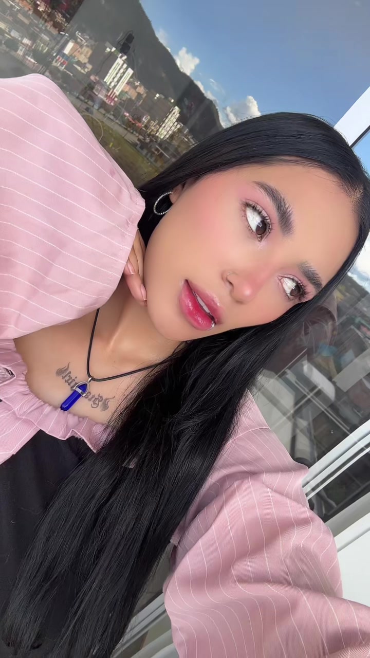 @Laura Londo&ntilde;o 🎧🖤🎵
