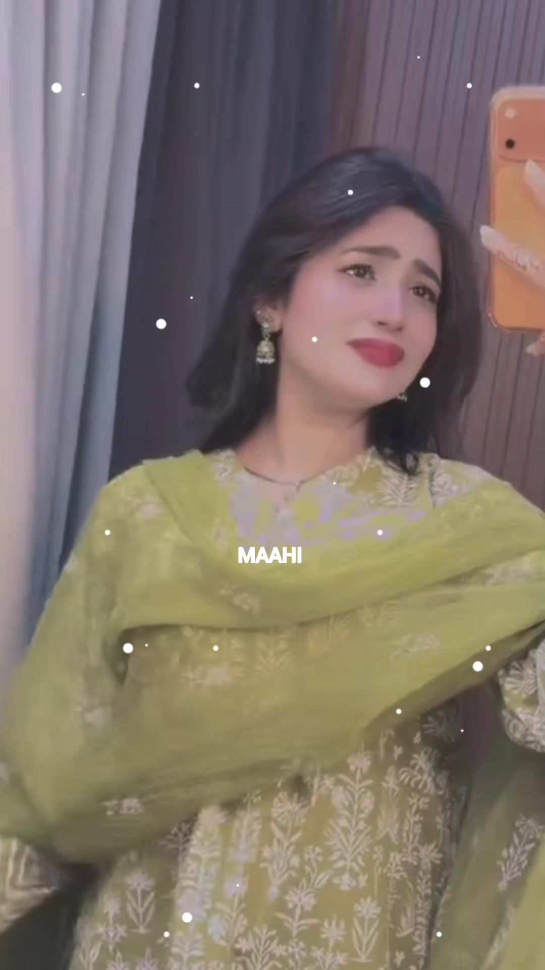 @MAAHI QUEEN 👑