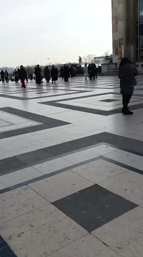@AQvayli ni a Paris 🇨🇵🇩🇿💚♓