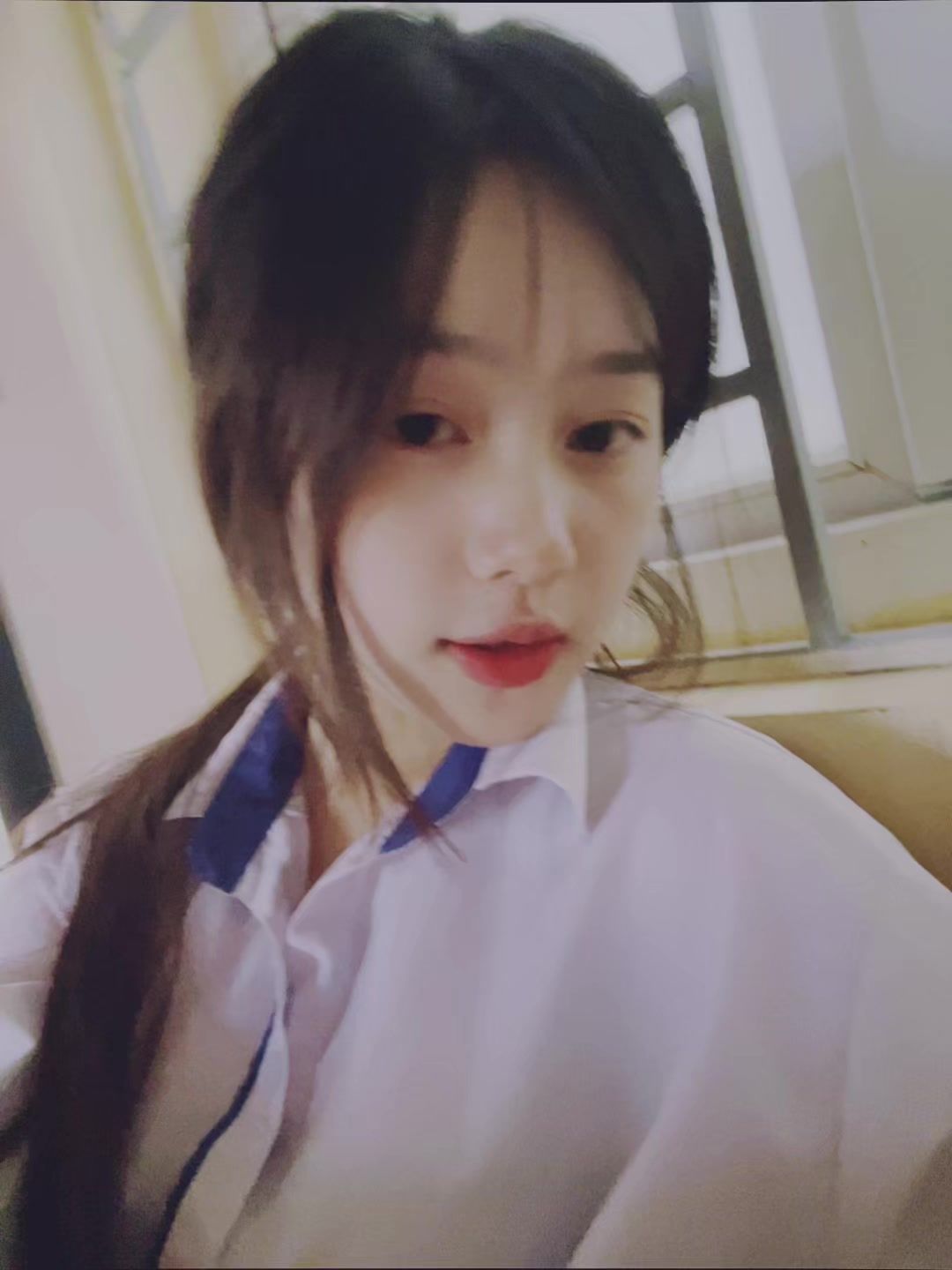 @hắt x&igrave; giả tạo !