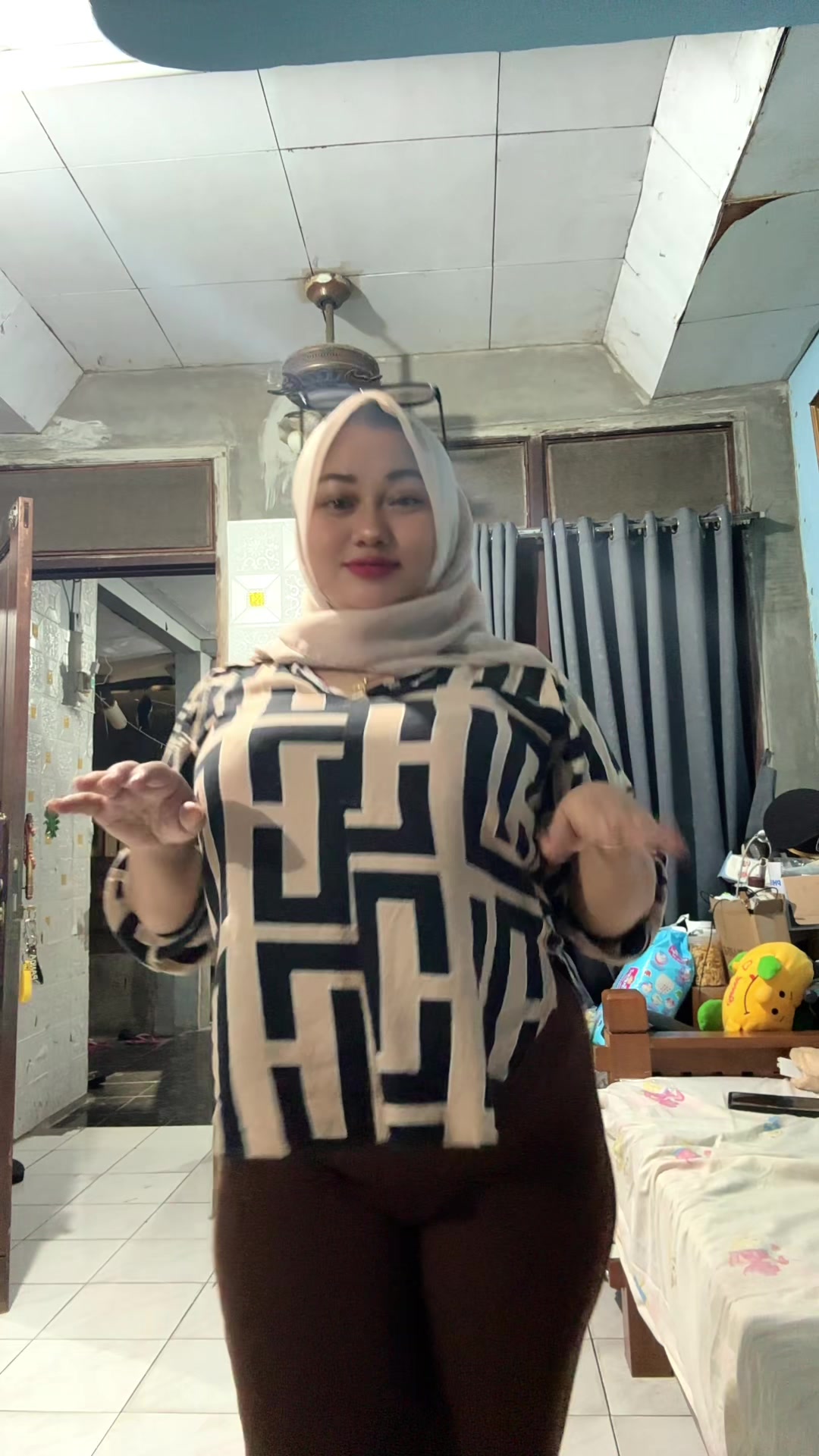 @momihzahwavarel
