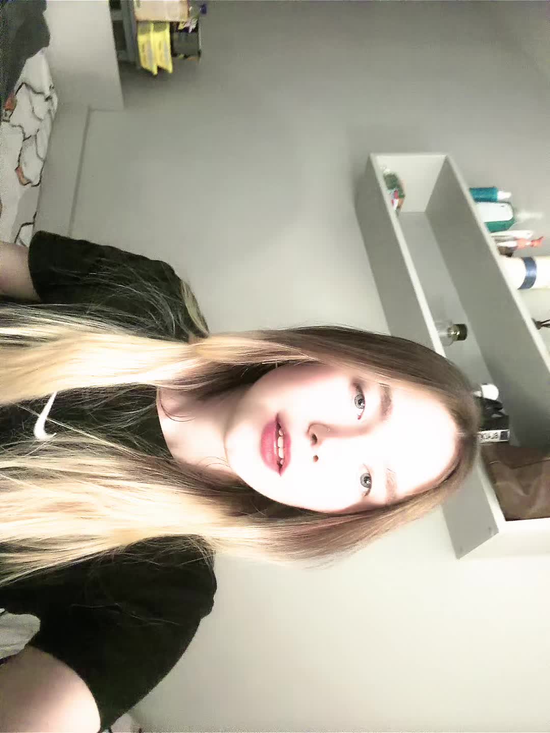 @𝐛𝐥𝐨𝐧𝐝𝐢𝐧𝐤а💸🚬