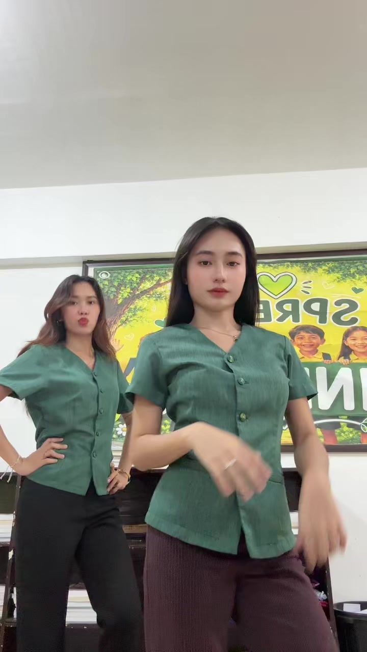 @C h a m o n i  🦖