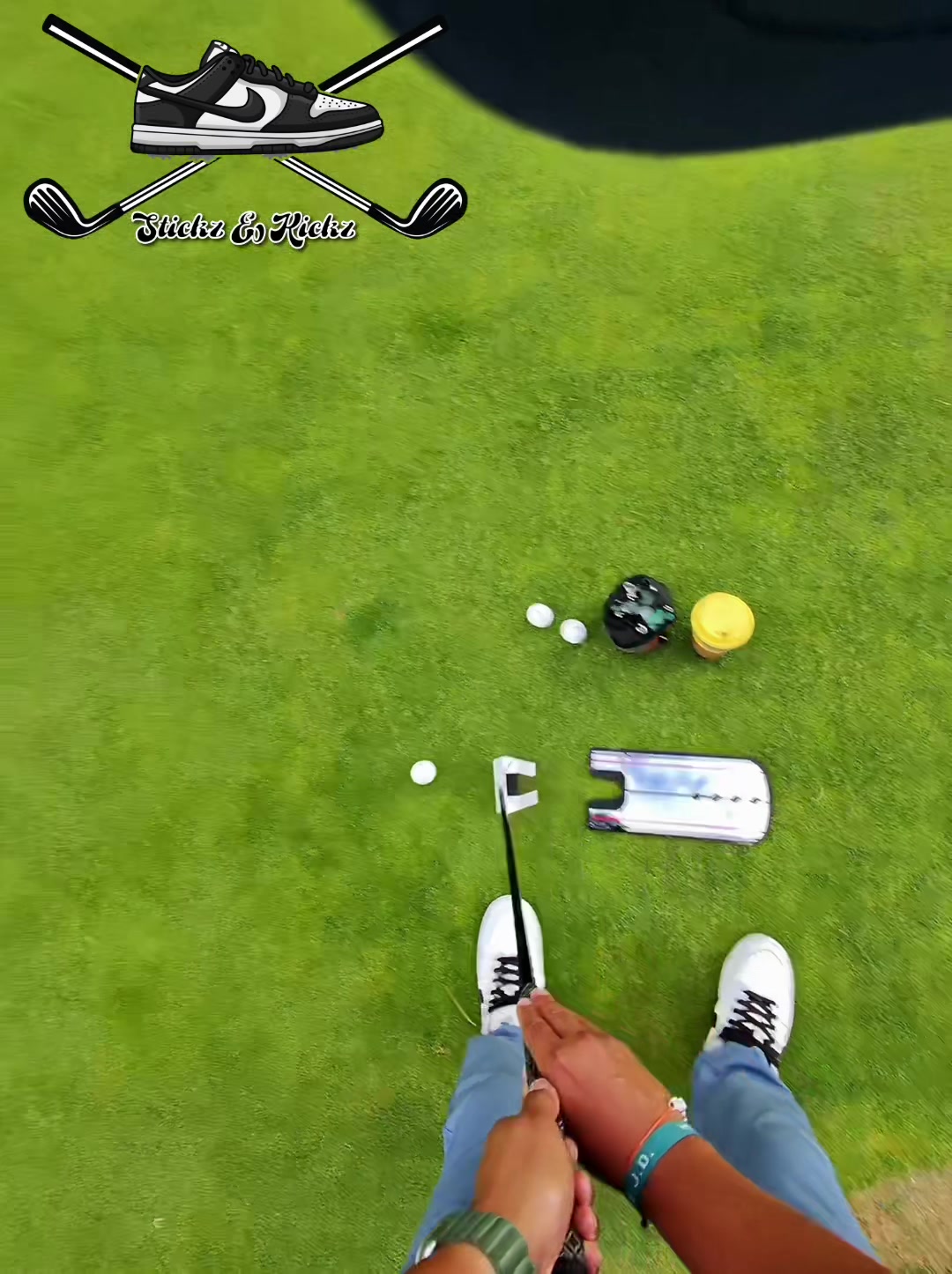 @stickznkickz
