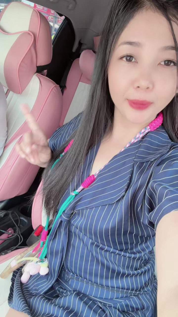 @💕Nga💕 bán hàng rong💕