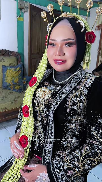 @Kartika Sulistiyono MUA