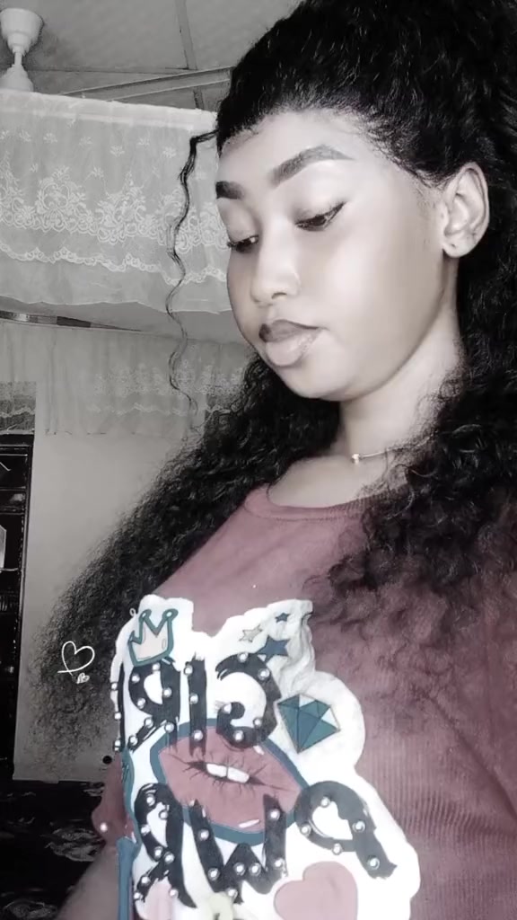 @Queena_manu