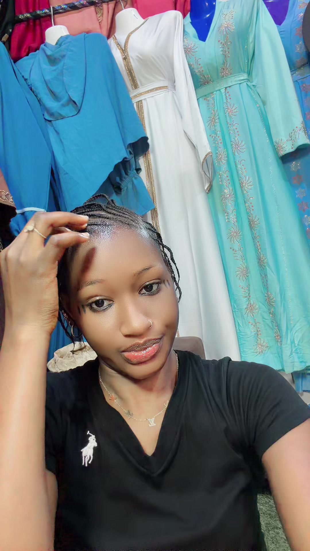 @Awiska Tangara