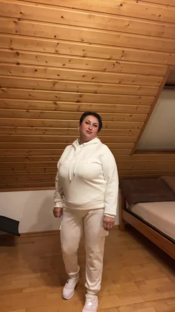 @Laraaa