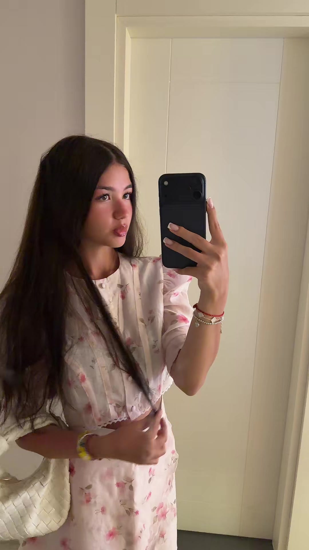 @соня**