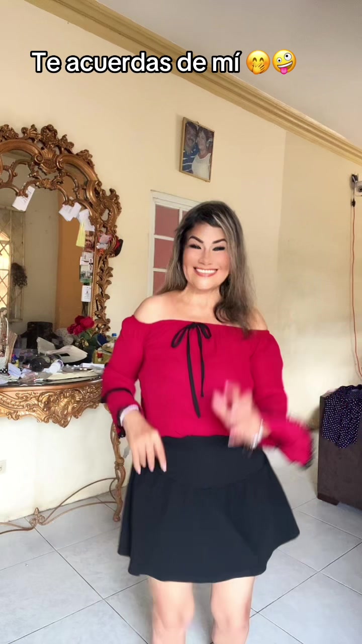 @Rosa Calderón 660 🌻💋🥂