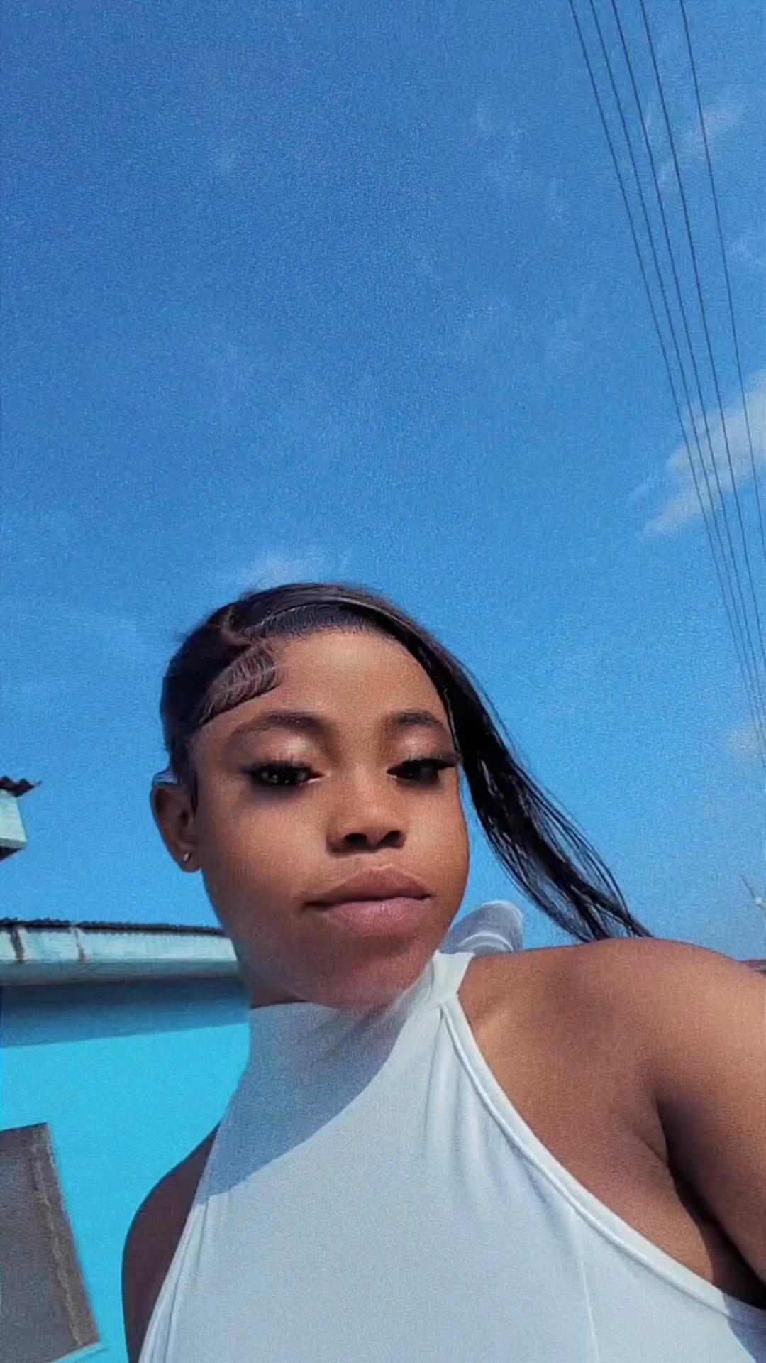 @Madam Bronii🤭🤍💎👩🏫🌎