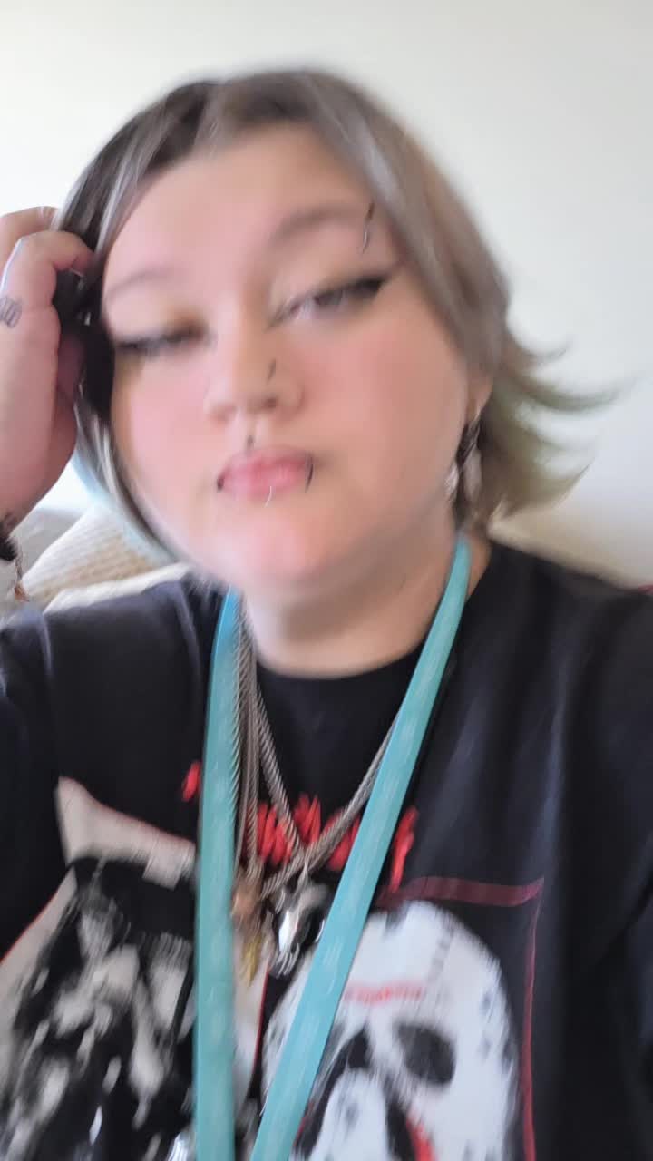 @damages_wifey