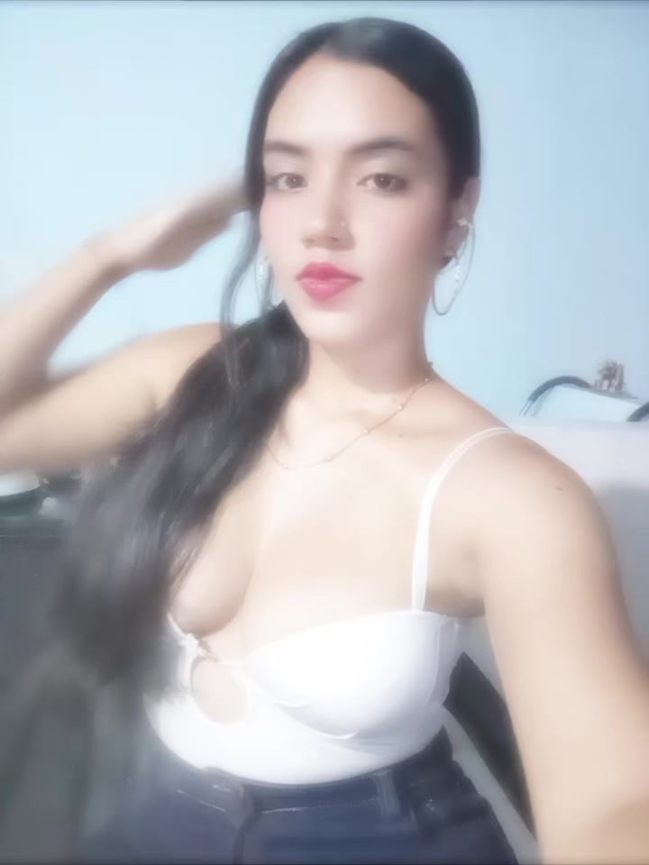 @Linda Lozano