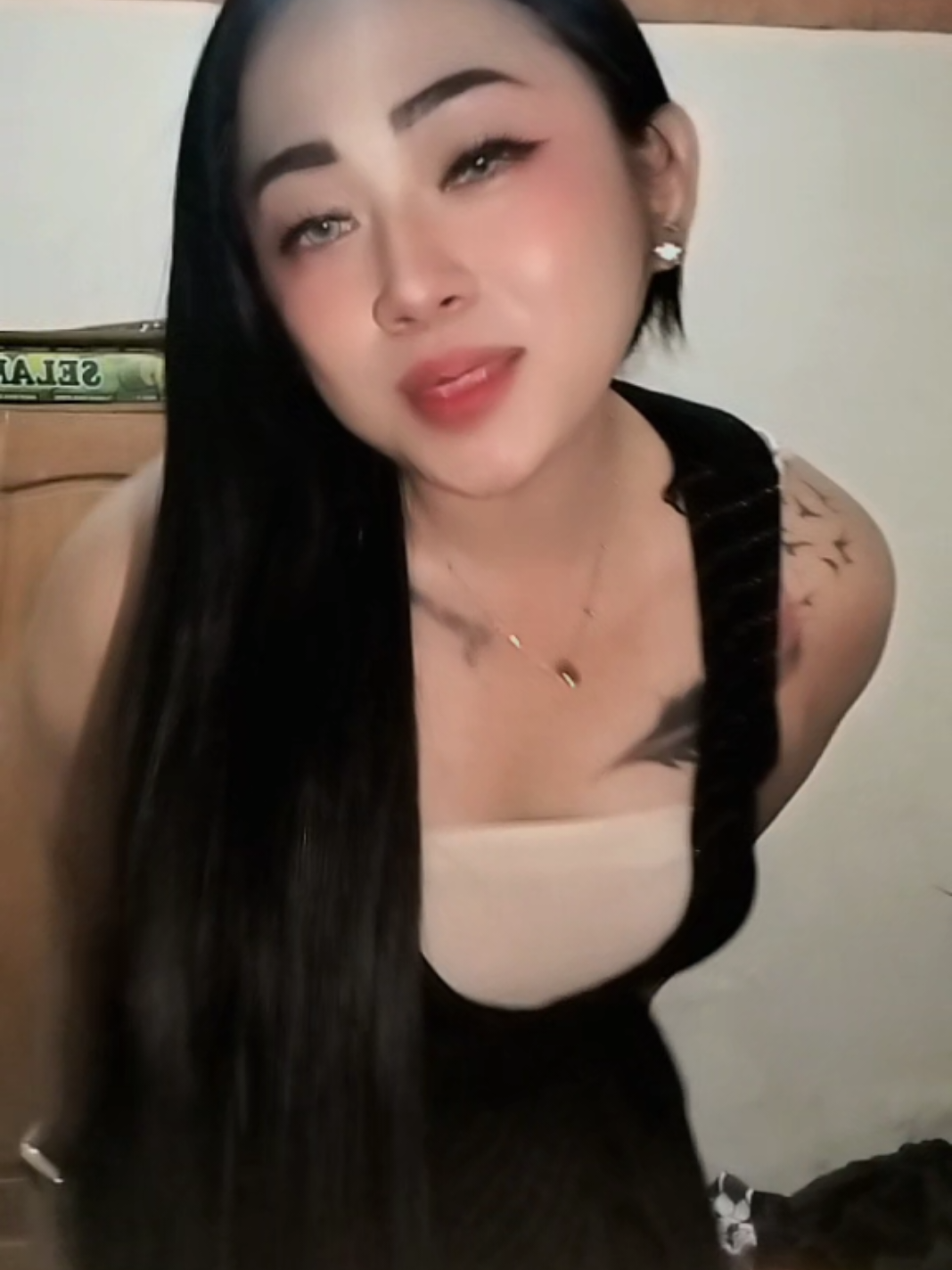 @Flo Wijaya 🥀