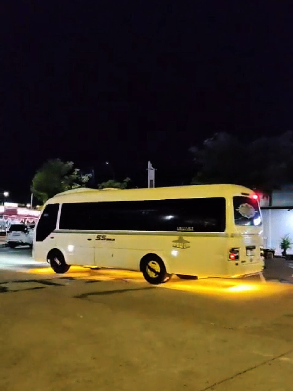 @sewaelflong_hiace_surabaya