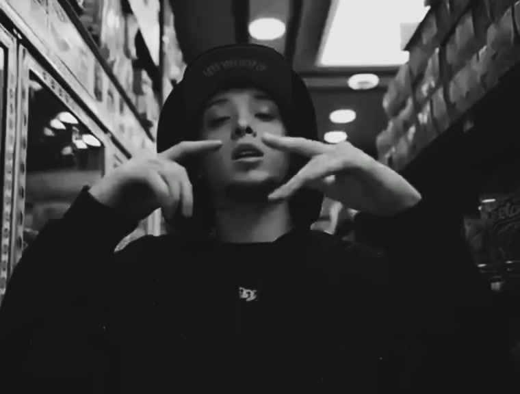 @𝖭𝖾𝗂𝖽𝖾𝗋