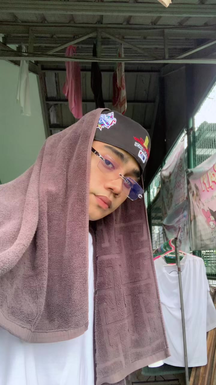 @•|Hxzeee