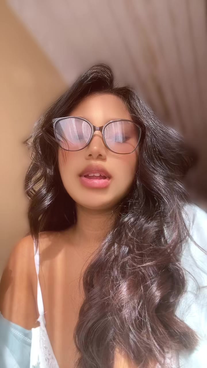 @𝒦ℴ𝓁ℴ𝒾𝓃𝒶 🍒