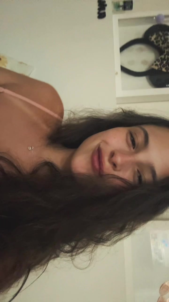 @Bruna Elena 🦋