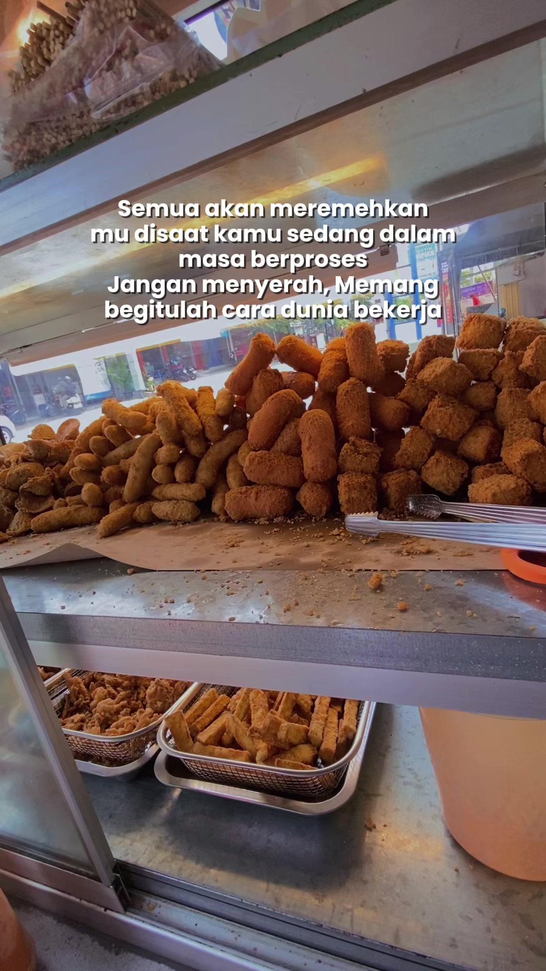 @OtakOtakCrispyRasya