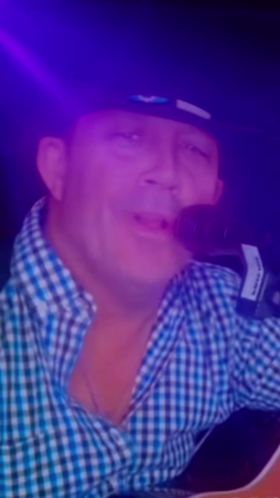 @hot_todd_e