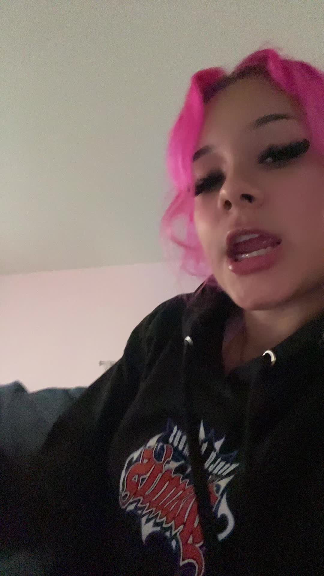 @Valentina
