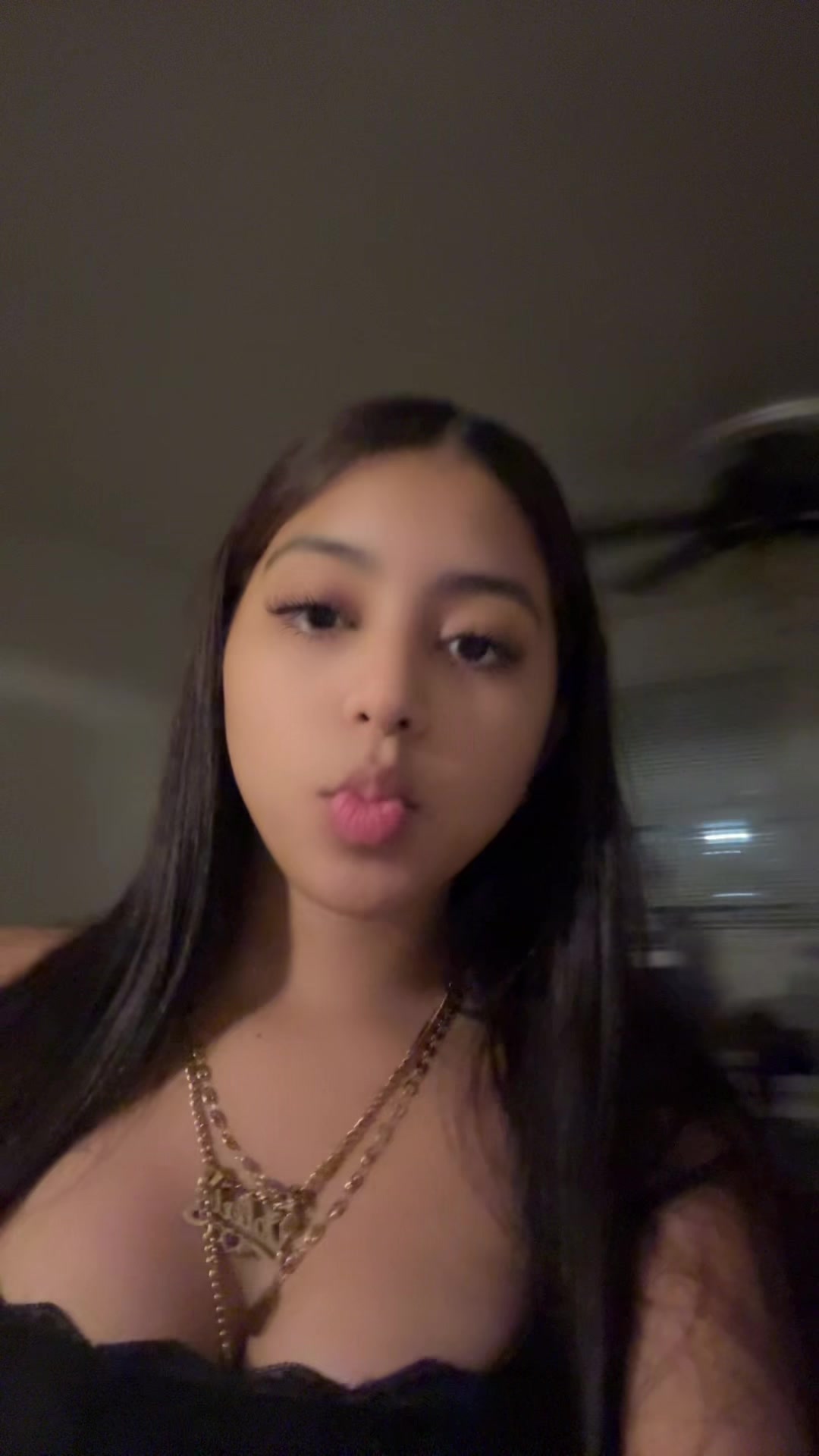 @VALERIA🦦