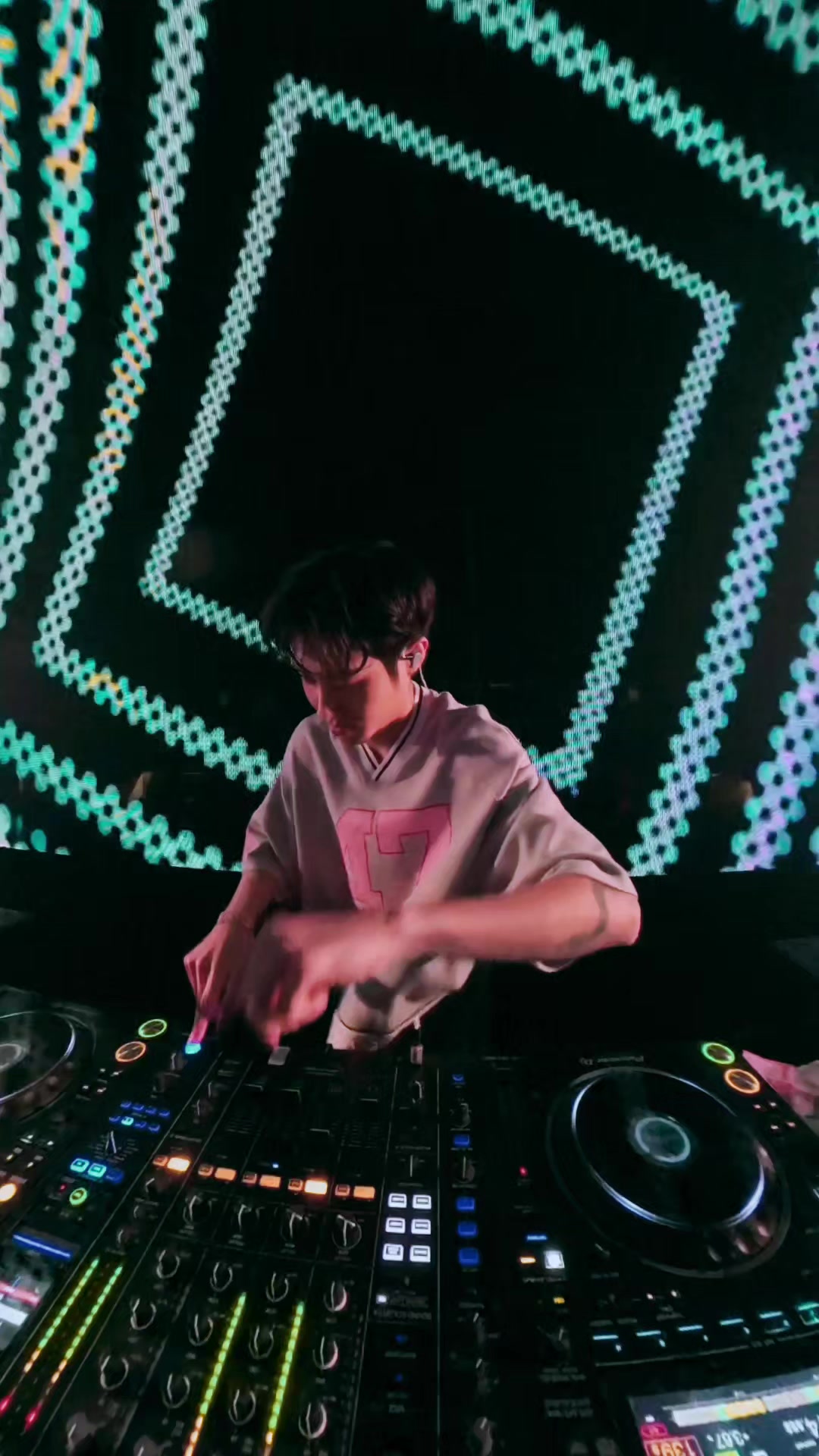 @DJ Panda