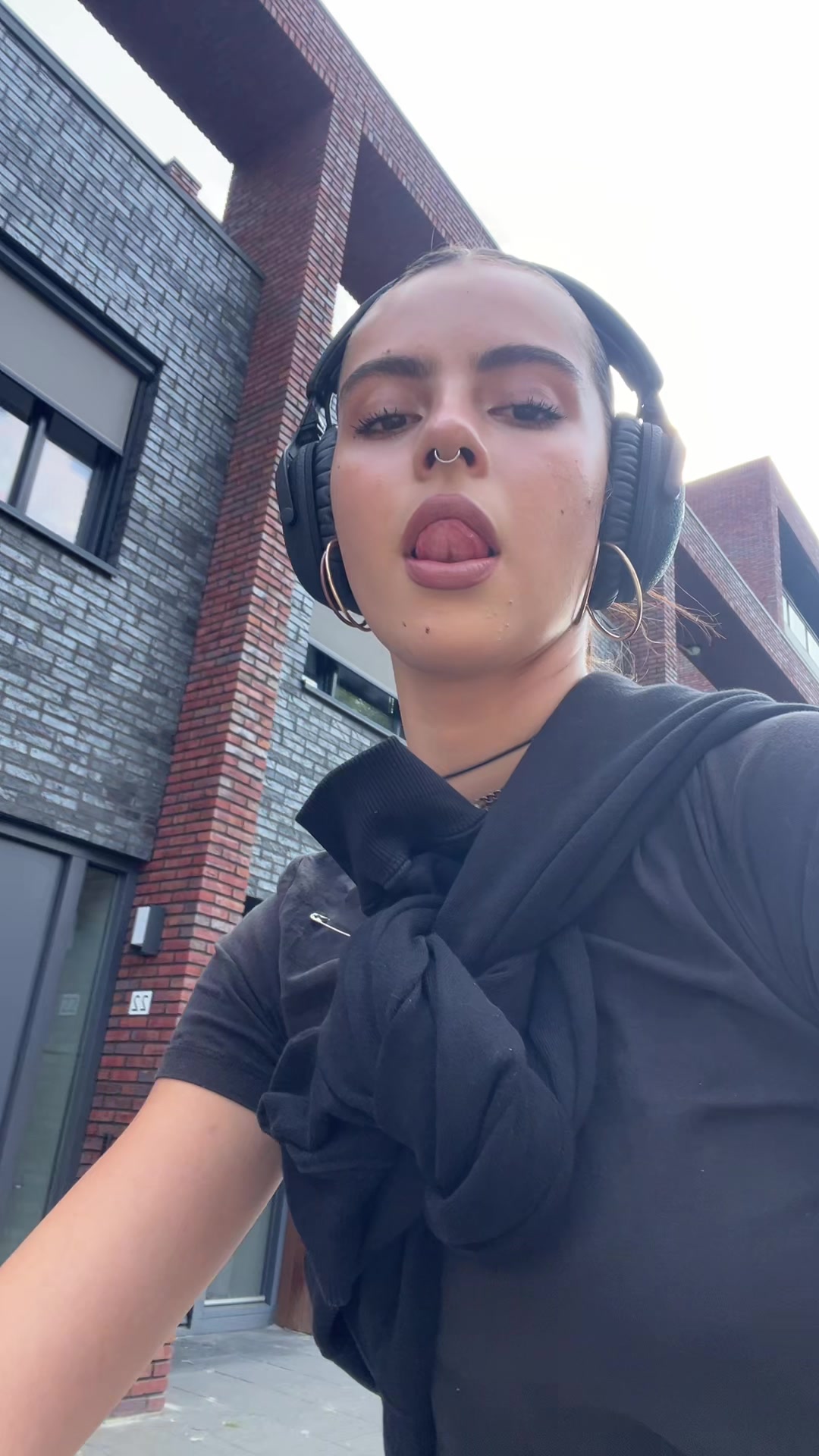 @Twerking_frog