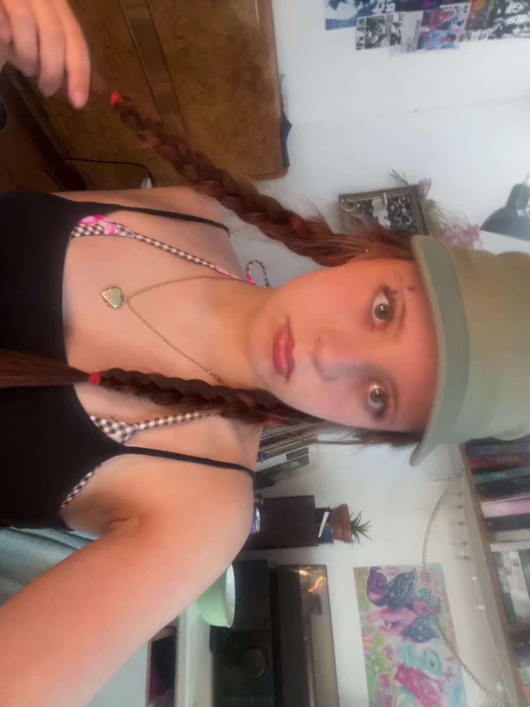 @Karlotta
