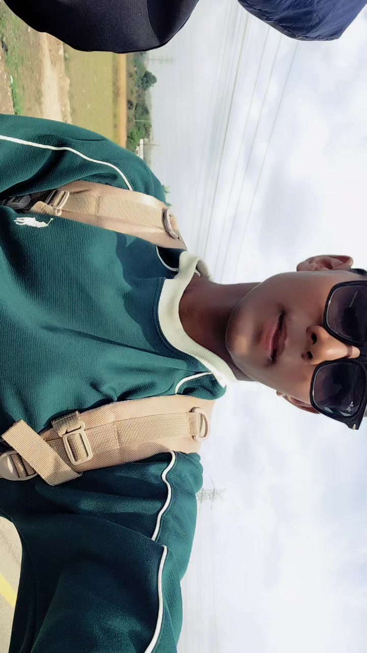 @Çhriŝ_Ɗhañüķ 🥋