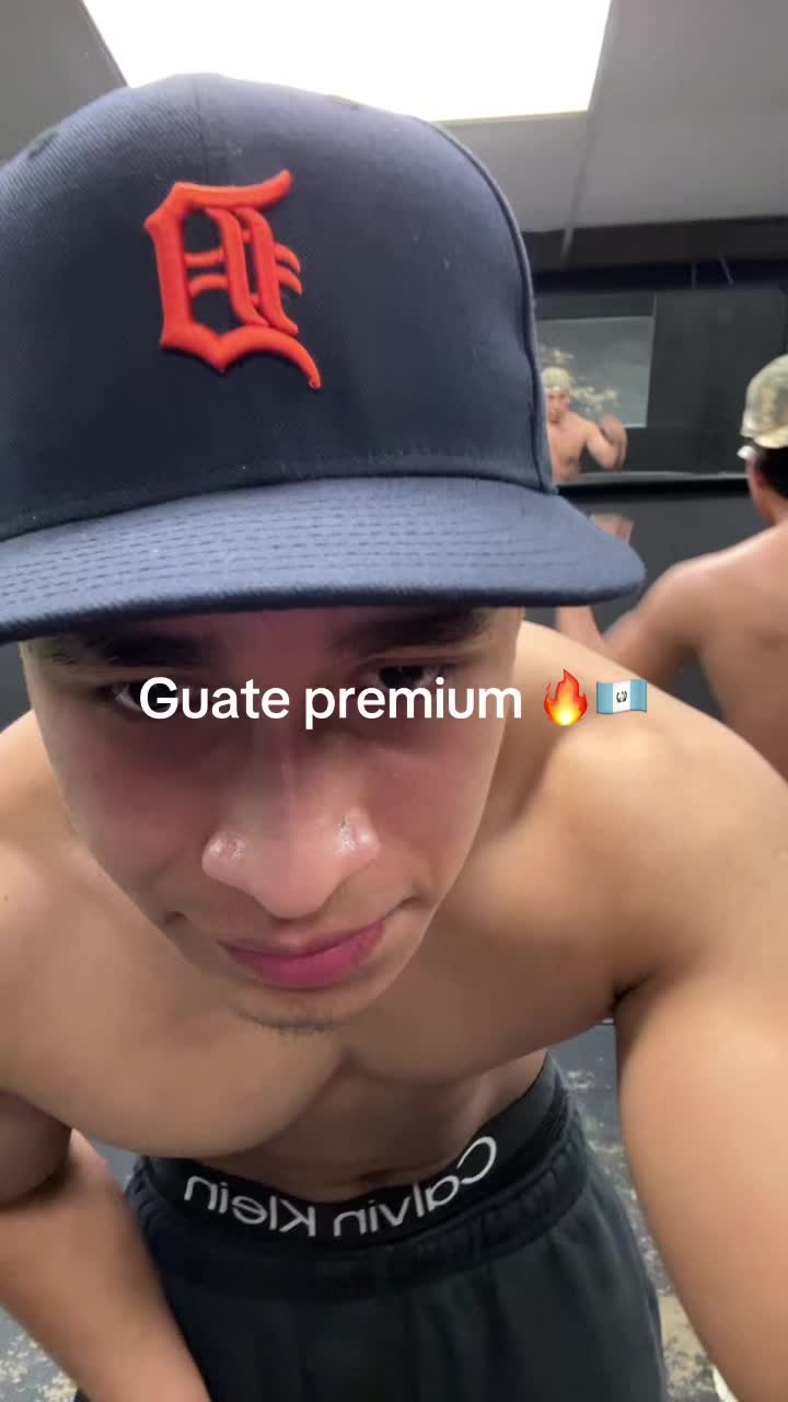 @E M I