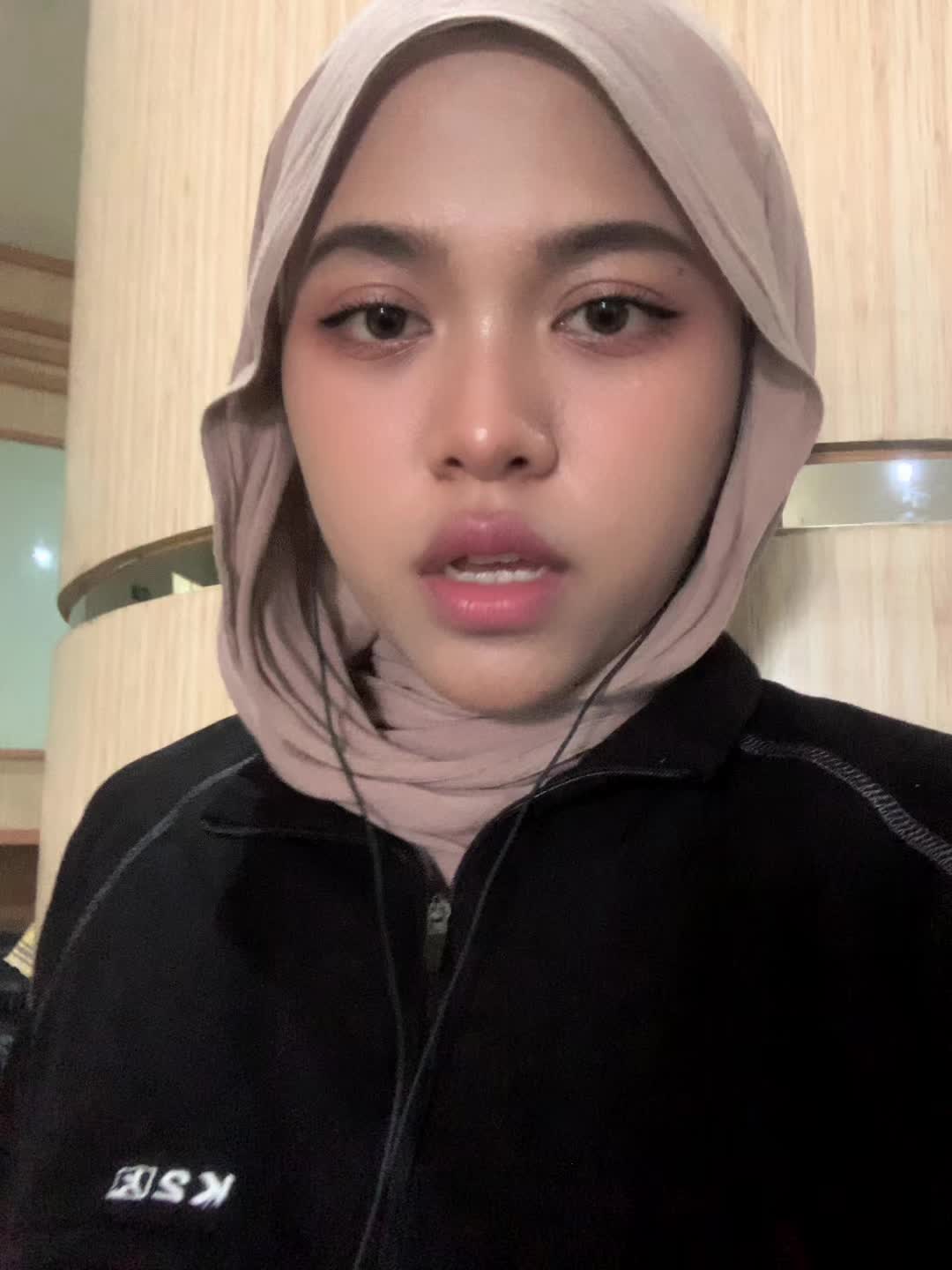 @vaniaaa