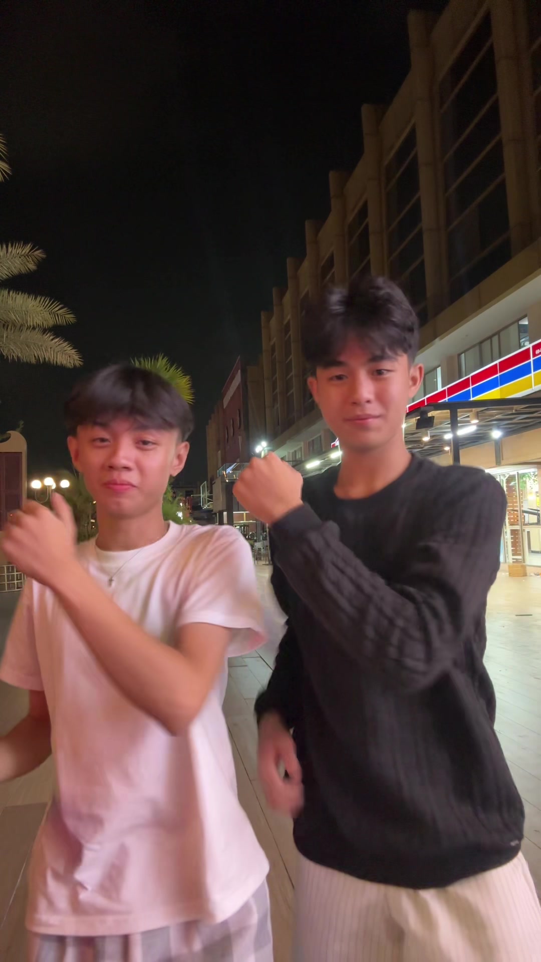 @CHRISZZ