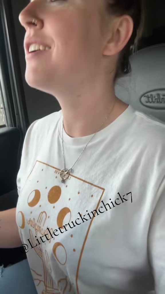 @Becca | littletruckinchick 💜