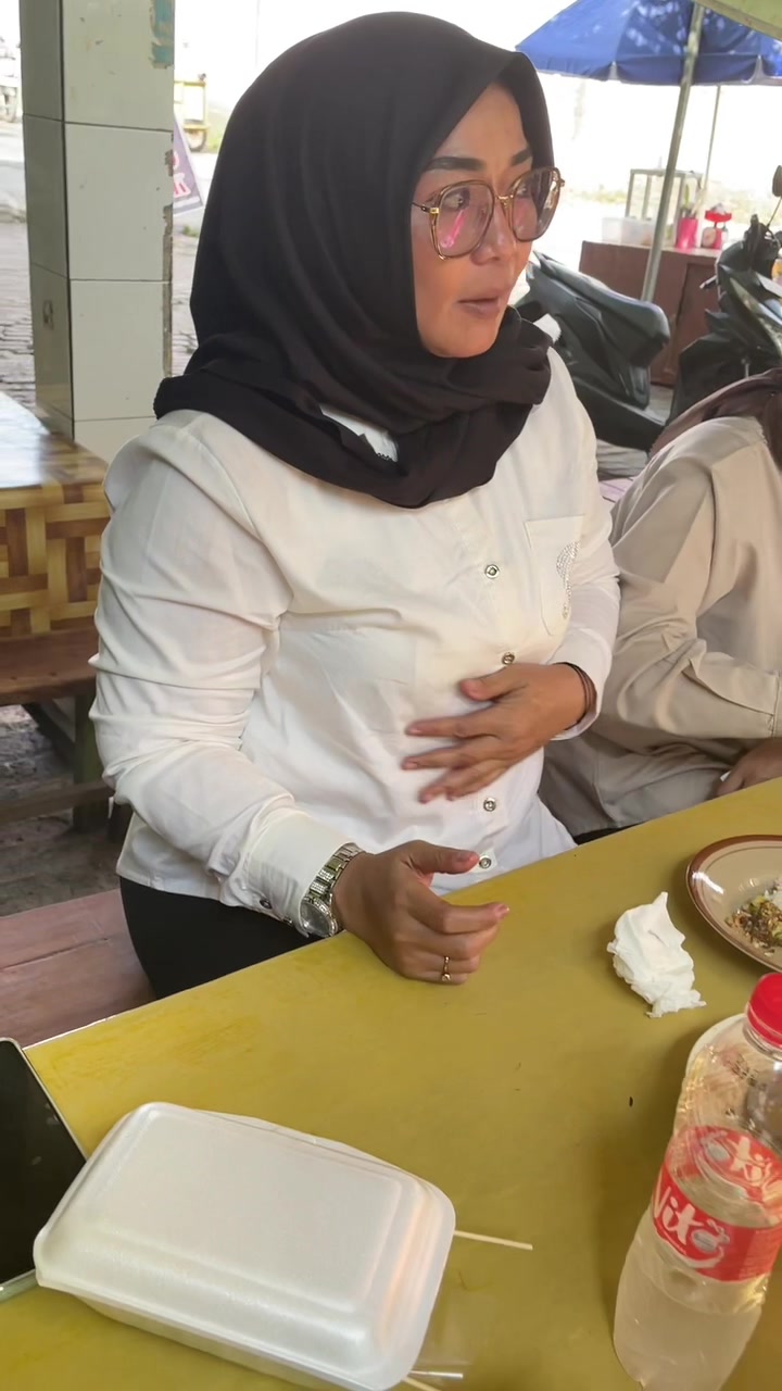 @warung nasi ibu iyam