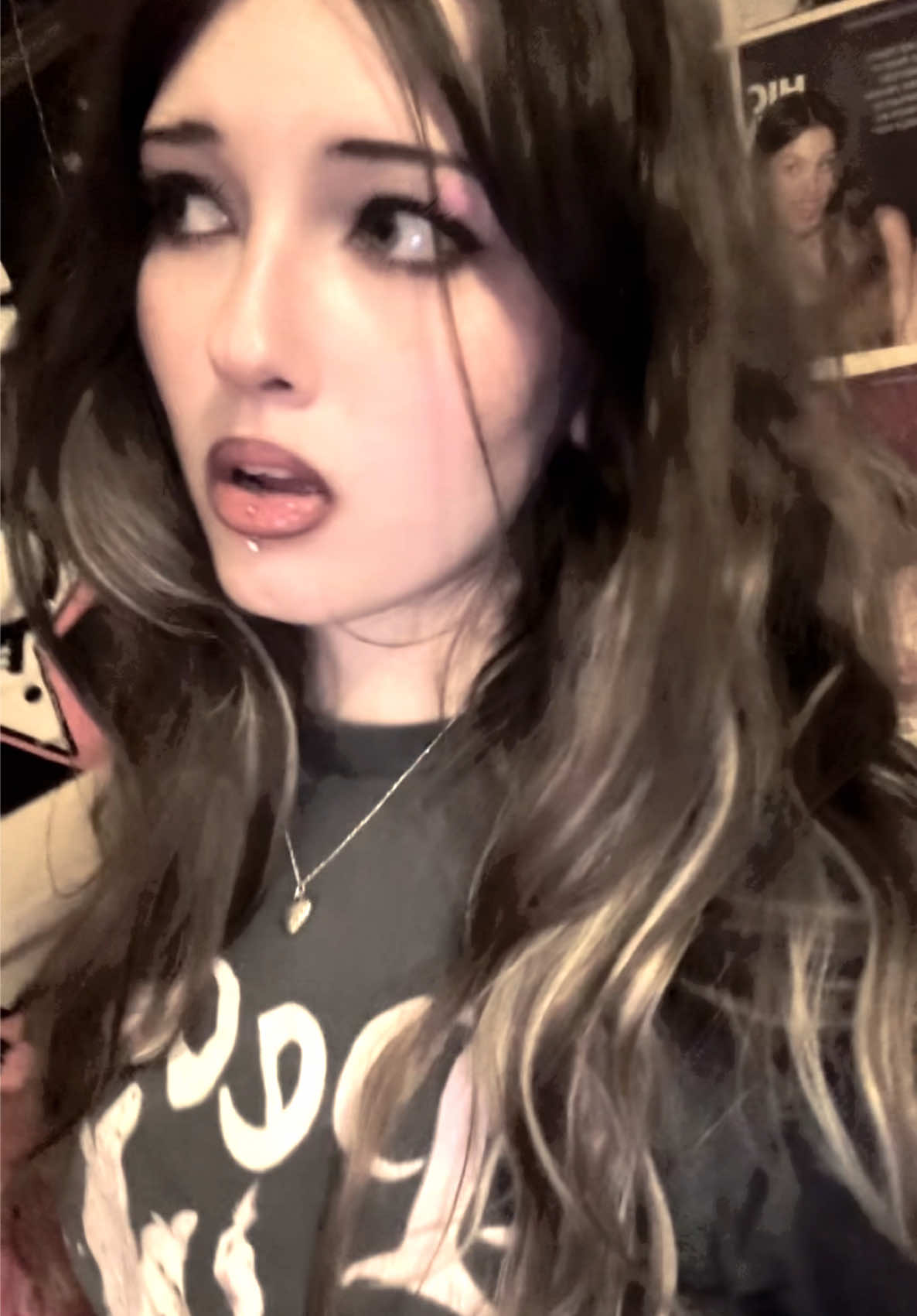 @leilaloopsy