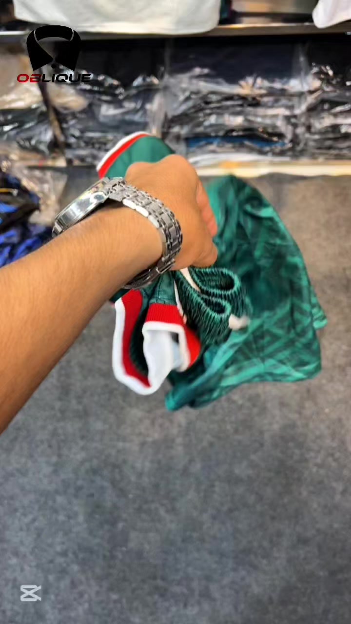 @𝙊𝘽𝙇𝙄𝙌𝙐𝙀 ツ অবলিক