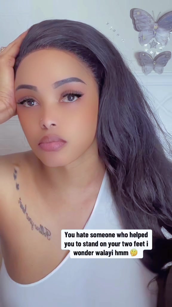 @Smiles🦄👑🦋