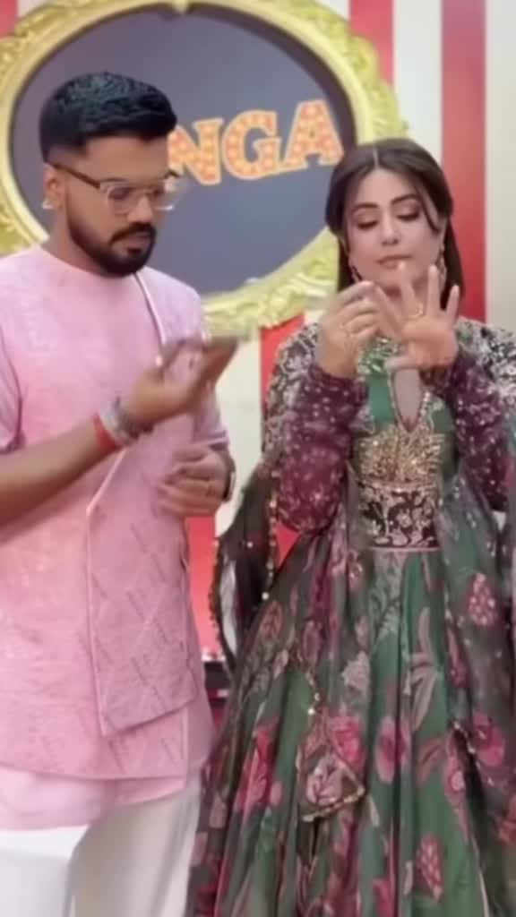 @Hina Khan 💎