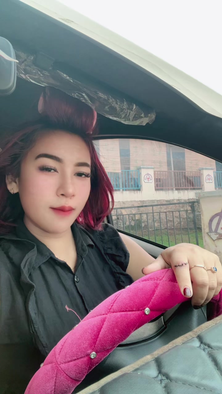 @julia frinella sari