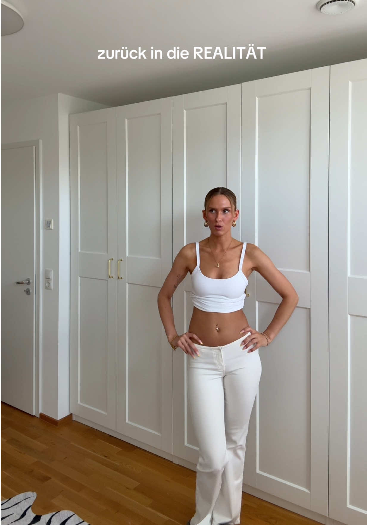 @julia | tall gym girl