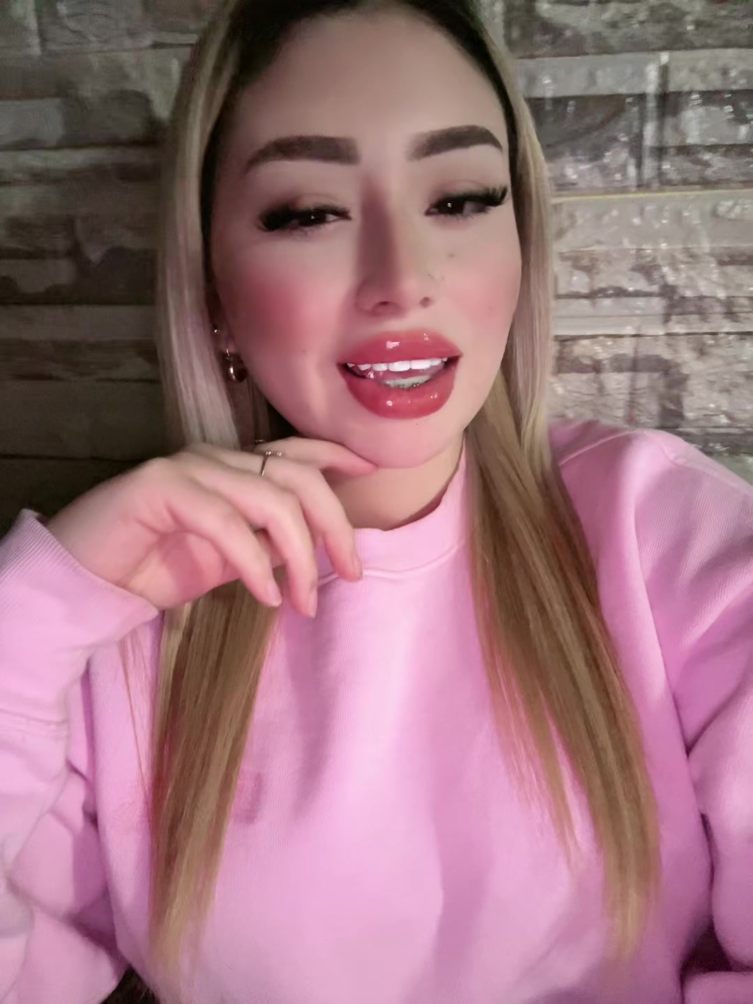 @amore.velvet