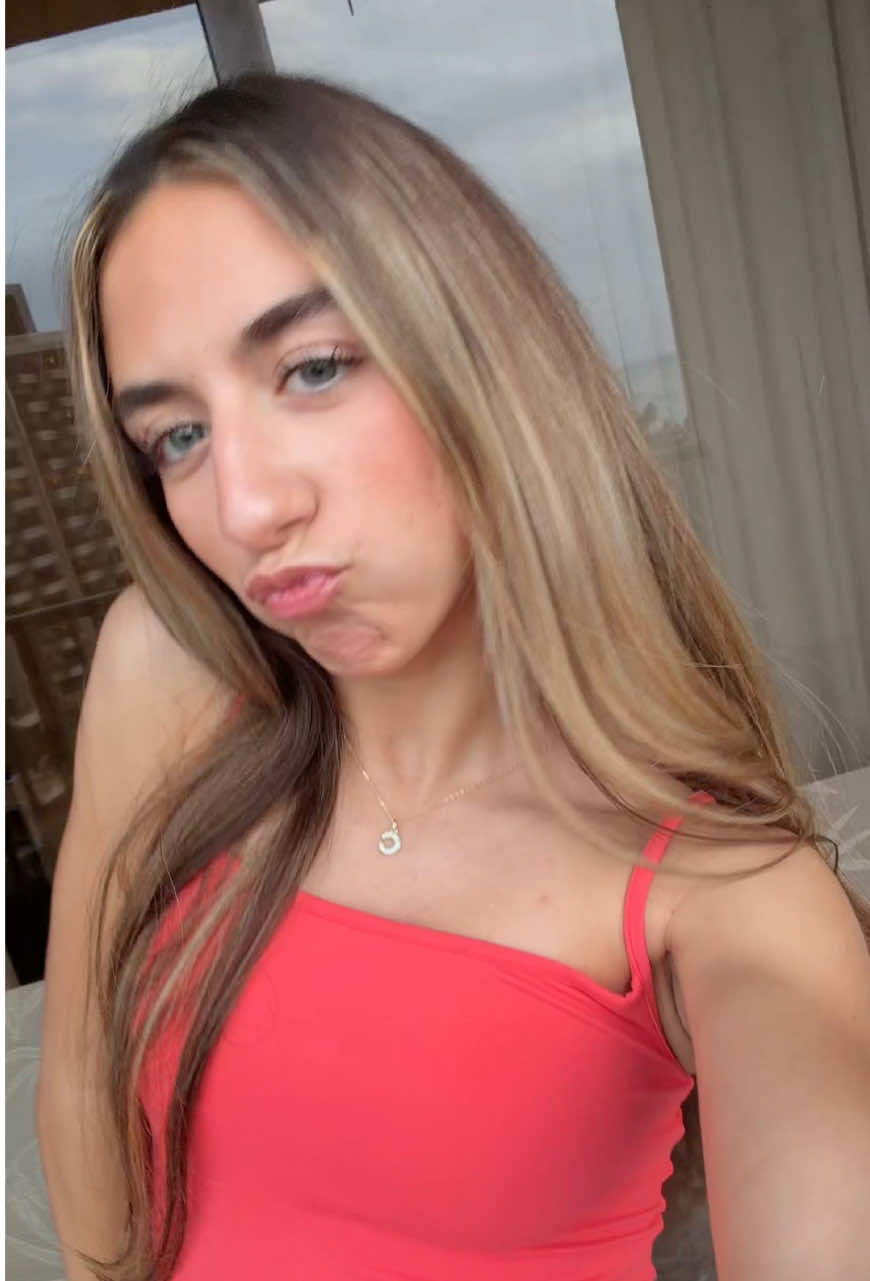 @chlosilv