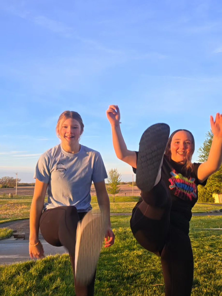@McKenzie Molinski 🏐🏀🩷