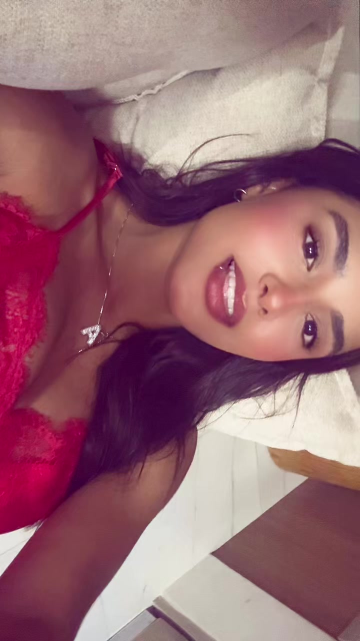 @🫦