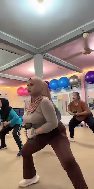@momihzahwavarel