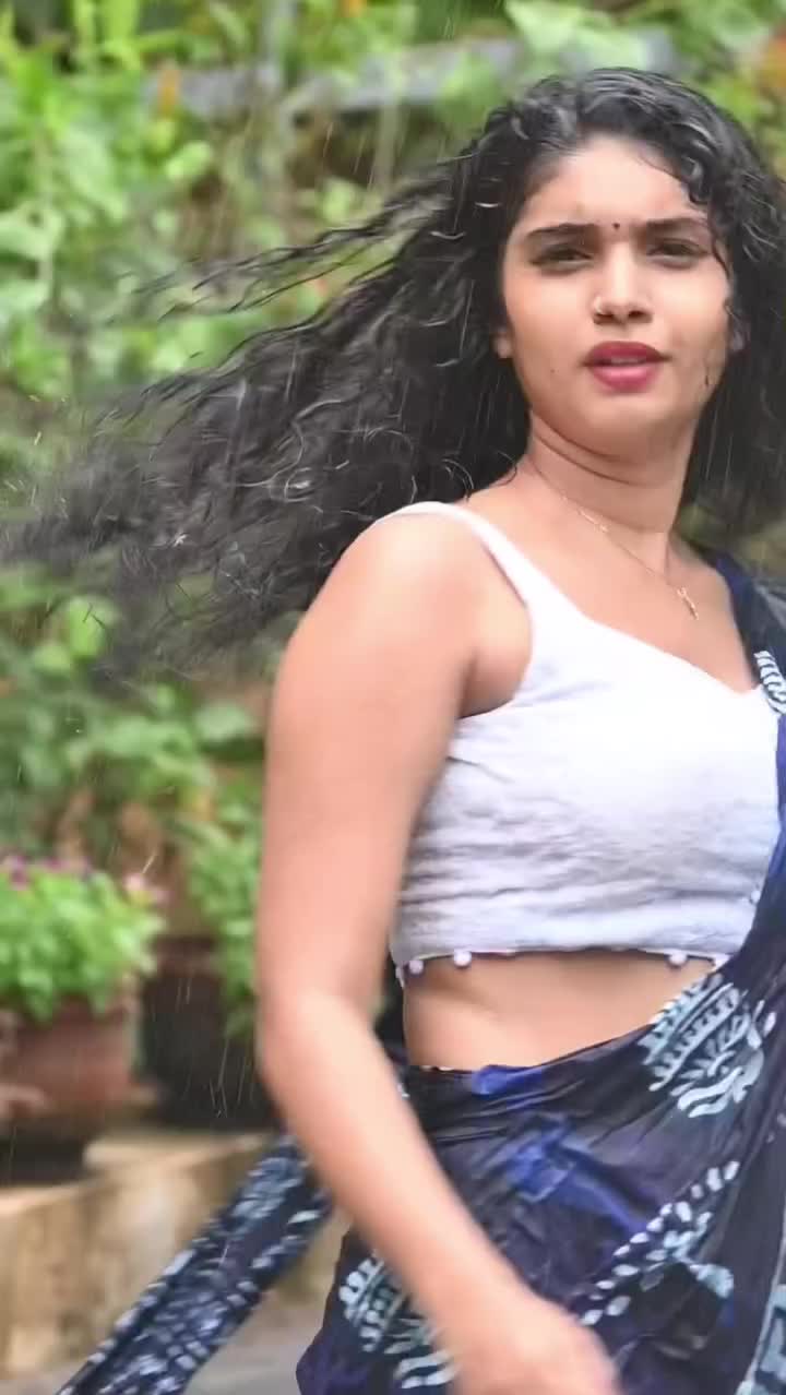 @Neeruttyy_🤍